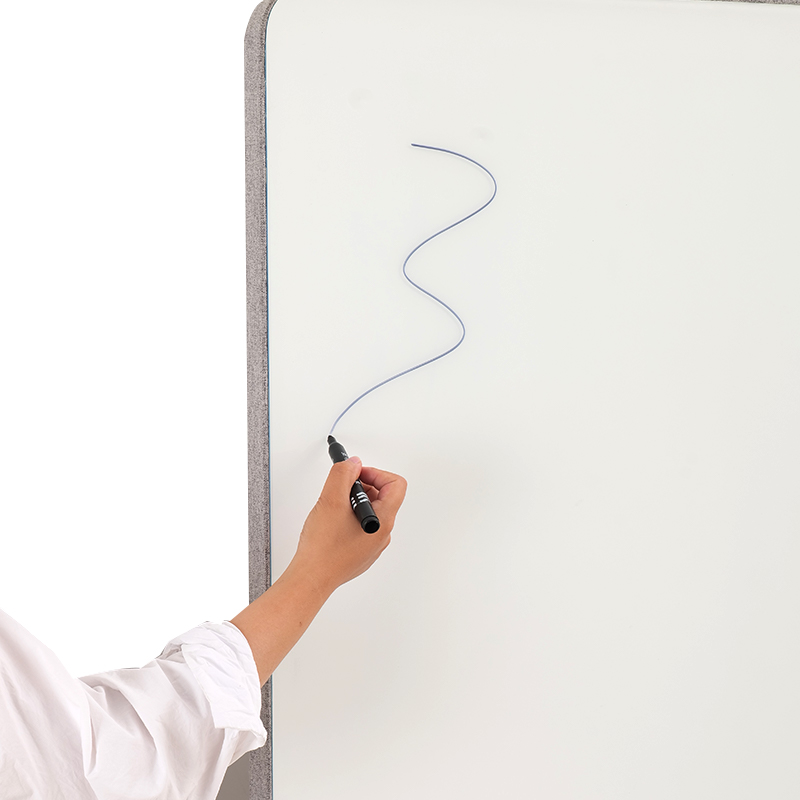 Nowoczesna biała akustyczna tablica do pisania Dźwiękoszczelne panele z włókna poliestrowego do szklanego materiału działowego w biurze domowym Nowoczesna biała akustyczna tablica do pisania Dźwiękoszczelne panele z włókna poliestrowego do szklanego materiału działowego w biurze domowym