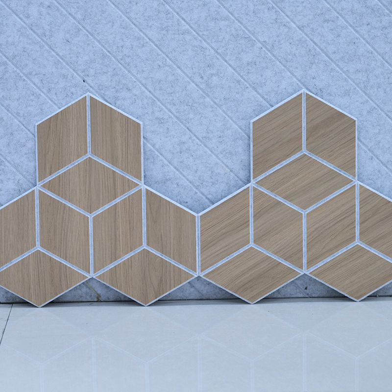 Wysokiej jakości drewniane panele akustyczne o nowoczesnym designie do domowego biura szkolnego Doskonałe płyty ścienne pochłaniające dźwięk